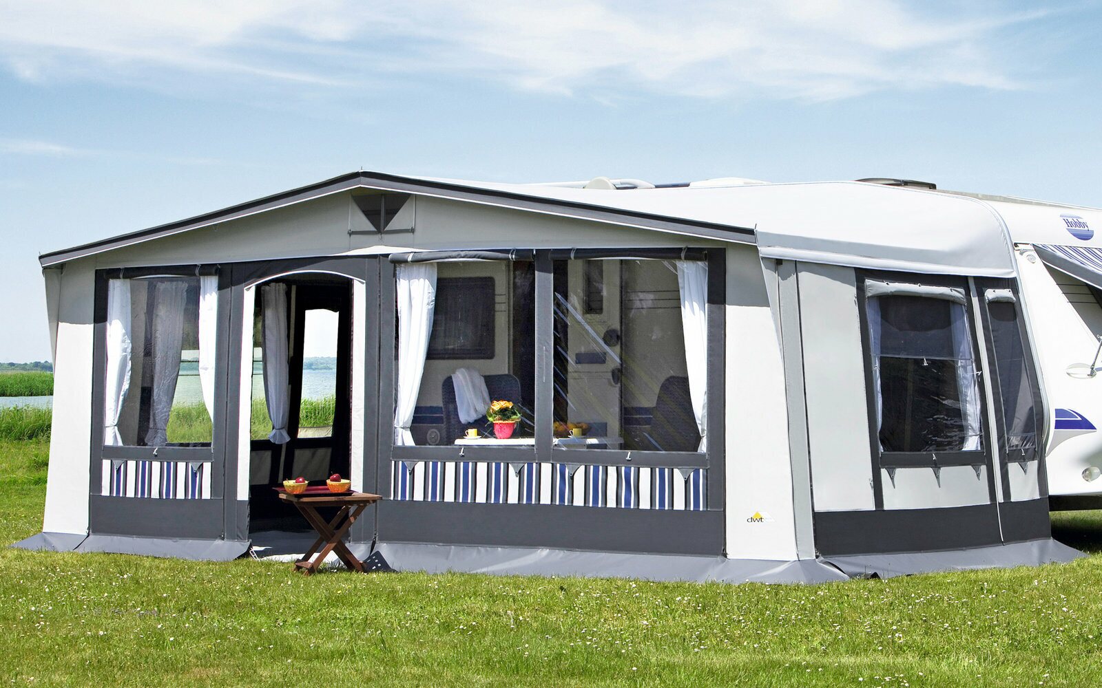 Dwt Tango Etuteltta syvyys 240 / 280 / 300 cm ympärivuoden käyttöön A-mitta 851-880, syvyys 240 cm