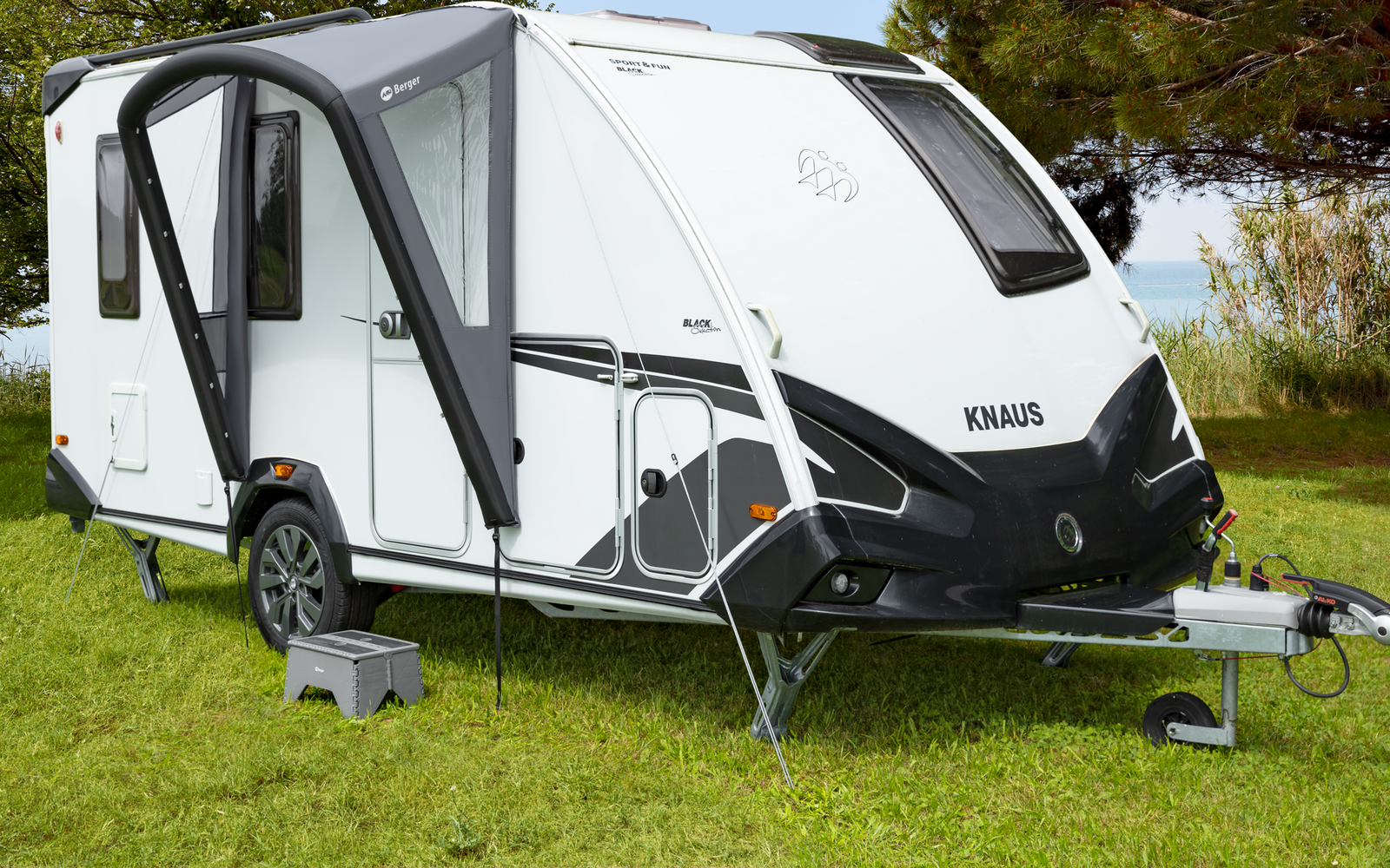 Berger Etukatokset matkailuvaunuun, useita malleja Ovilippa, Ancona Air