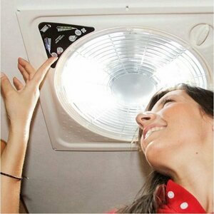Fiamma Kattoluukku 40 x 40 cm Turbovent Prem. bianco