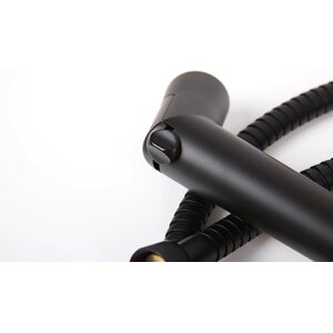 Suihkusetti MATT BLACK 1,5 m letkulla 1/2" ja pidikkeellä