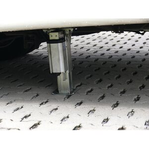 Linnepe (R) AutoLift tukijalat automaattiohjauksella