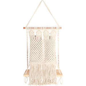Camplife macrame kahdella taskulla ja hyllyllä
