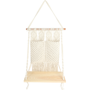 Camplife macrame kahdella taskulla ja hyllyllä