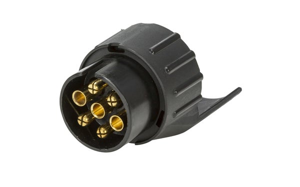 Adapterit / pistokkeet