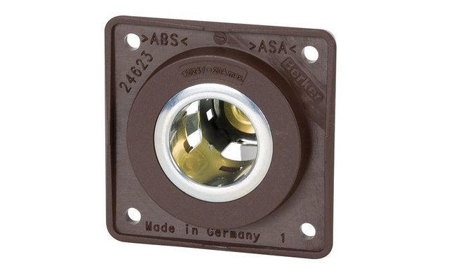 12V Pistorasiat 6 versiota
